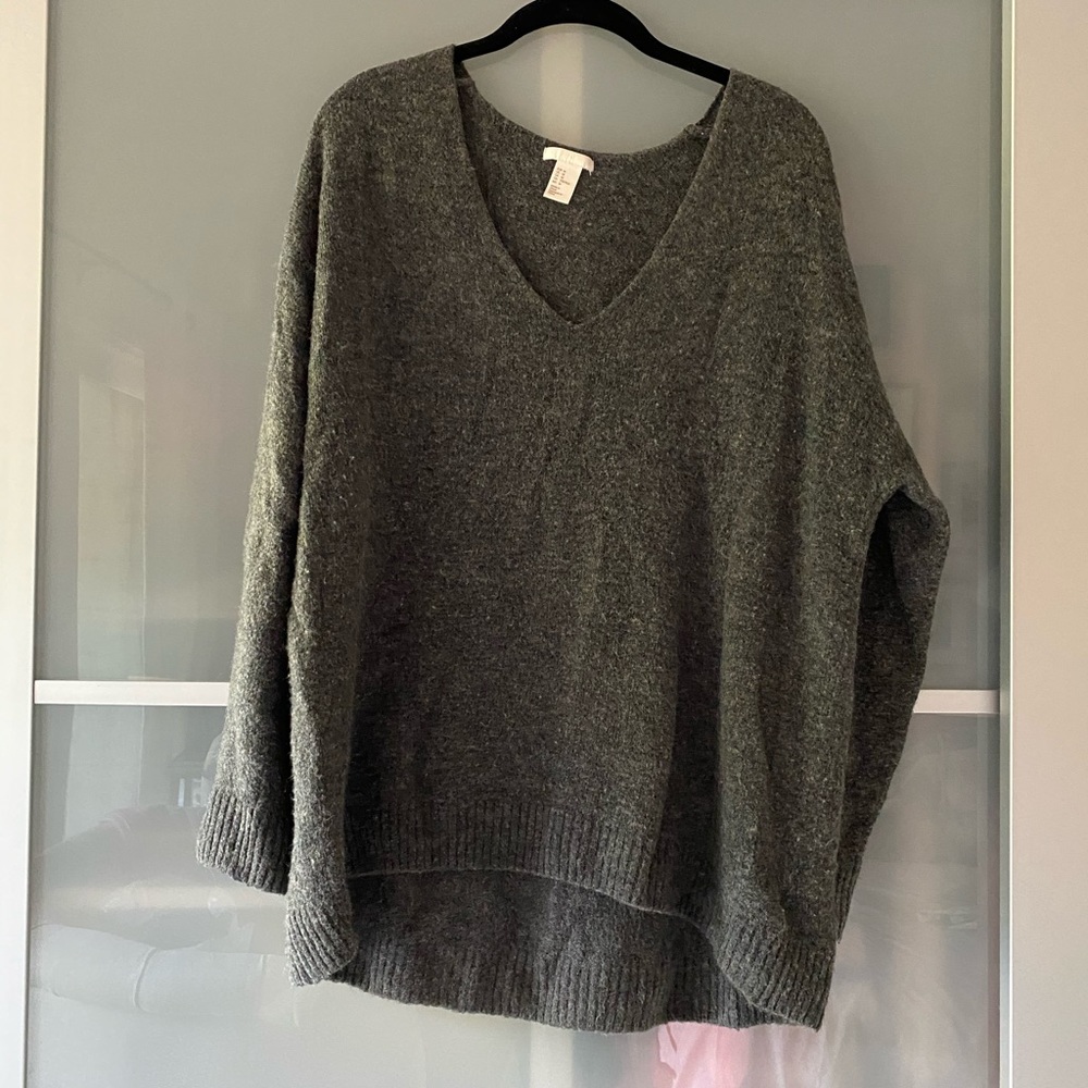 H&M gray sweater
